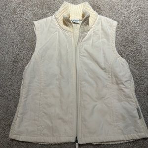 Columbia quilted cream color sweater vest size large two front pockets